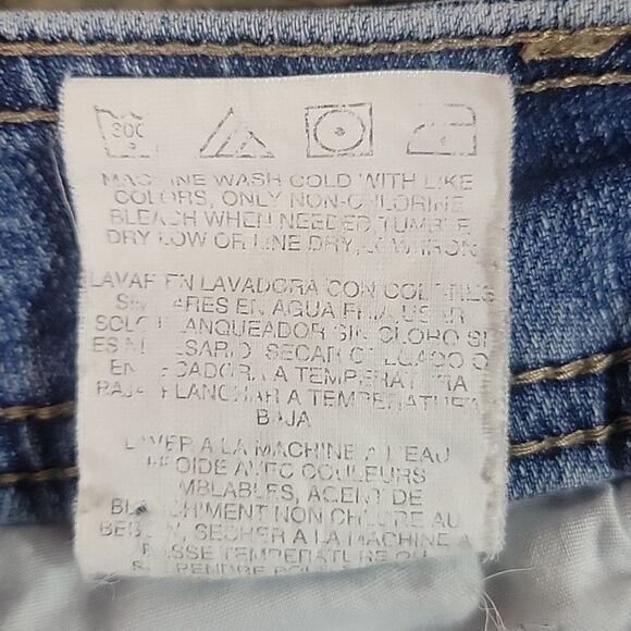 Lee Jeans Women's (33x12) Mid Rise Slender Secret Capri Light Wash Denim - Picture 6 of 6